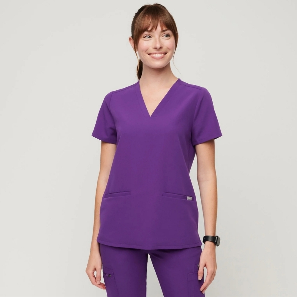 FIGS Digital Grape Medium Scrubs Set - New